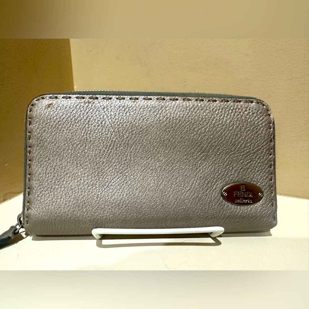 FENDI SELLERIA METALLIC SILVER PEBBLED
LEATHER LONG ZIP AROUND WALLET